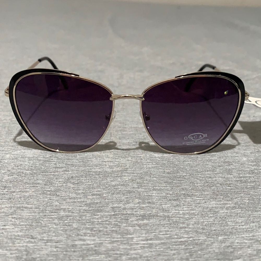 Oscar women’s sunglasses NWT